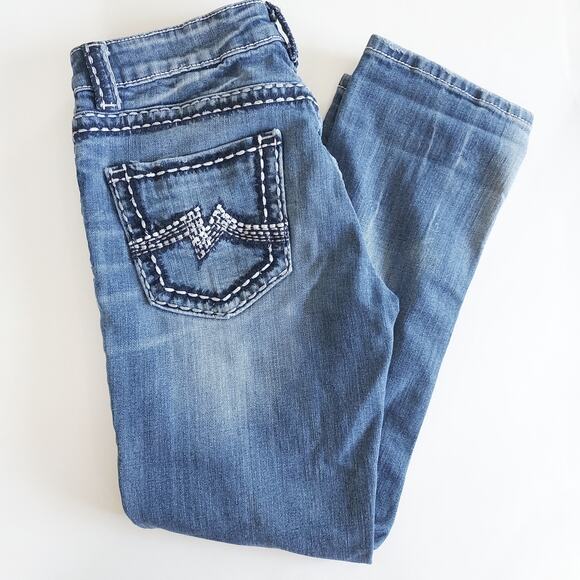 Miss Me Boyfriend Capri Jeans w/Embroidered Pockets Size 26 - Picture 1 of 11